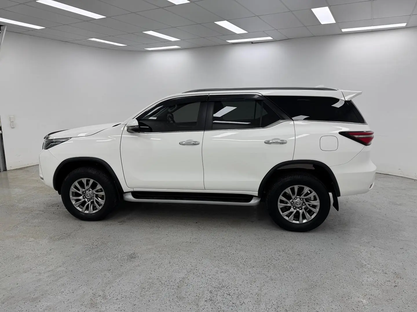 2021 Toyota Fortuner Gallery Image 5