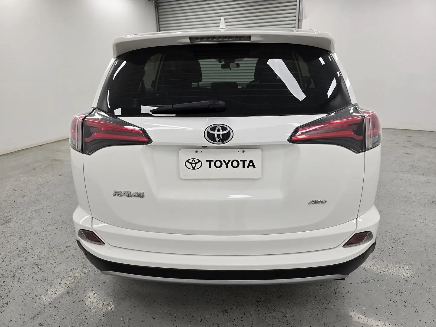 2018 Toyota Rav4 Gallery Image 4