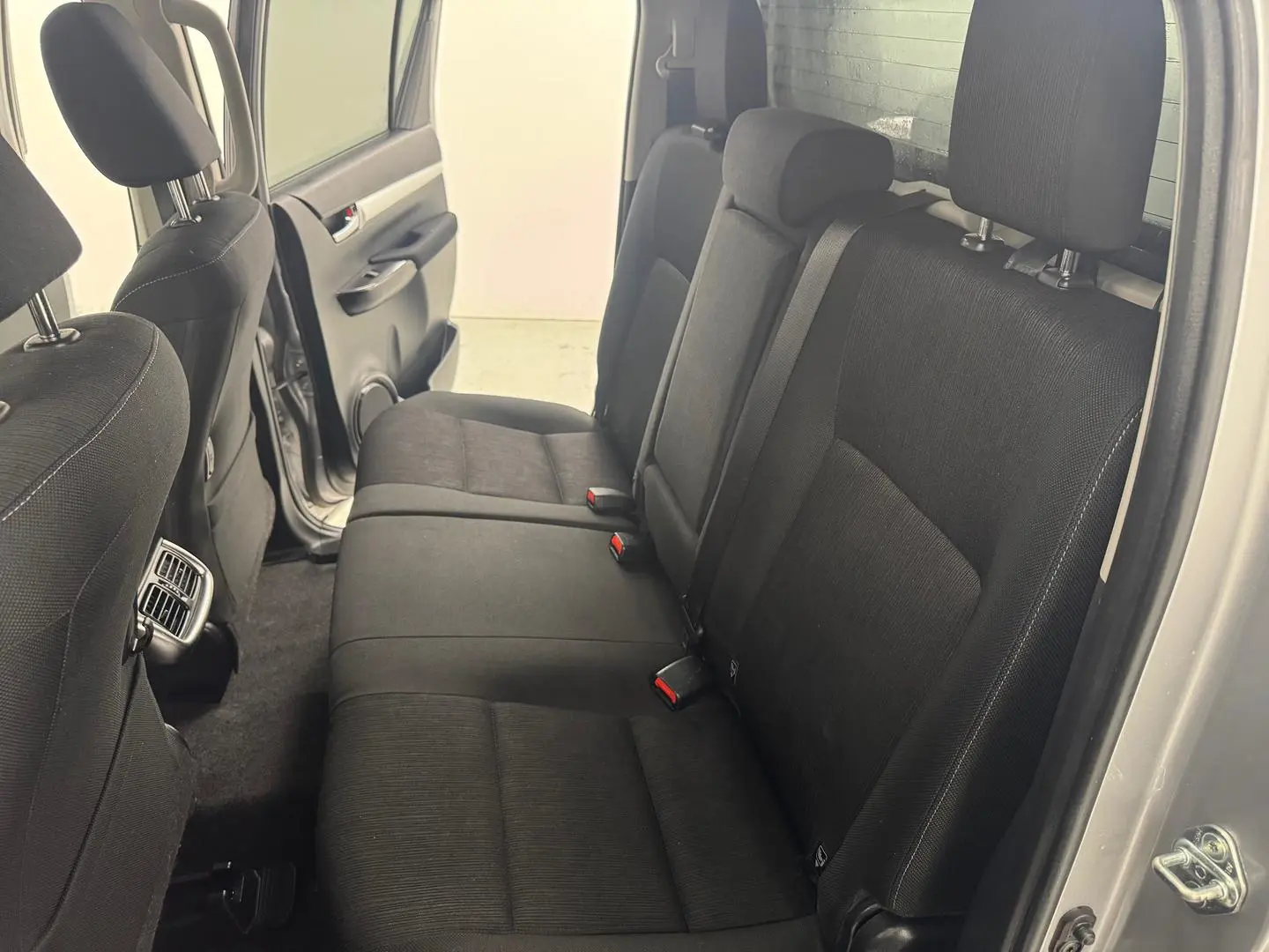 2018 Toyota Hilux Gallery Image 30