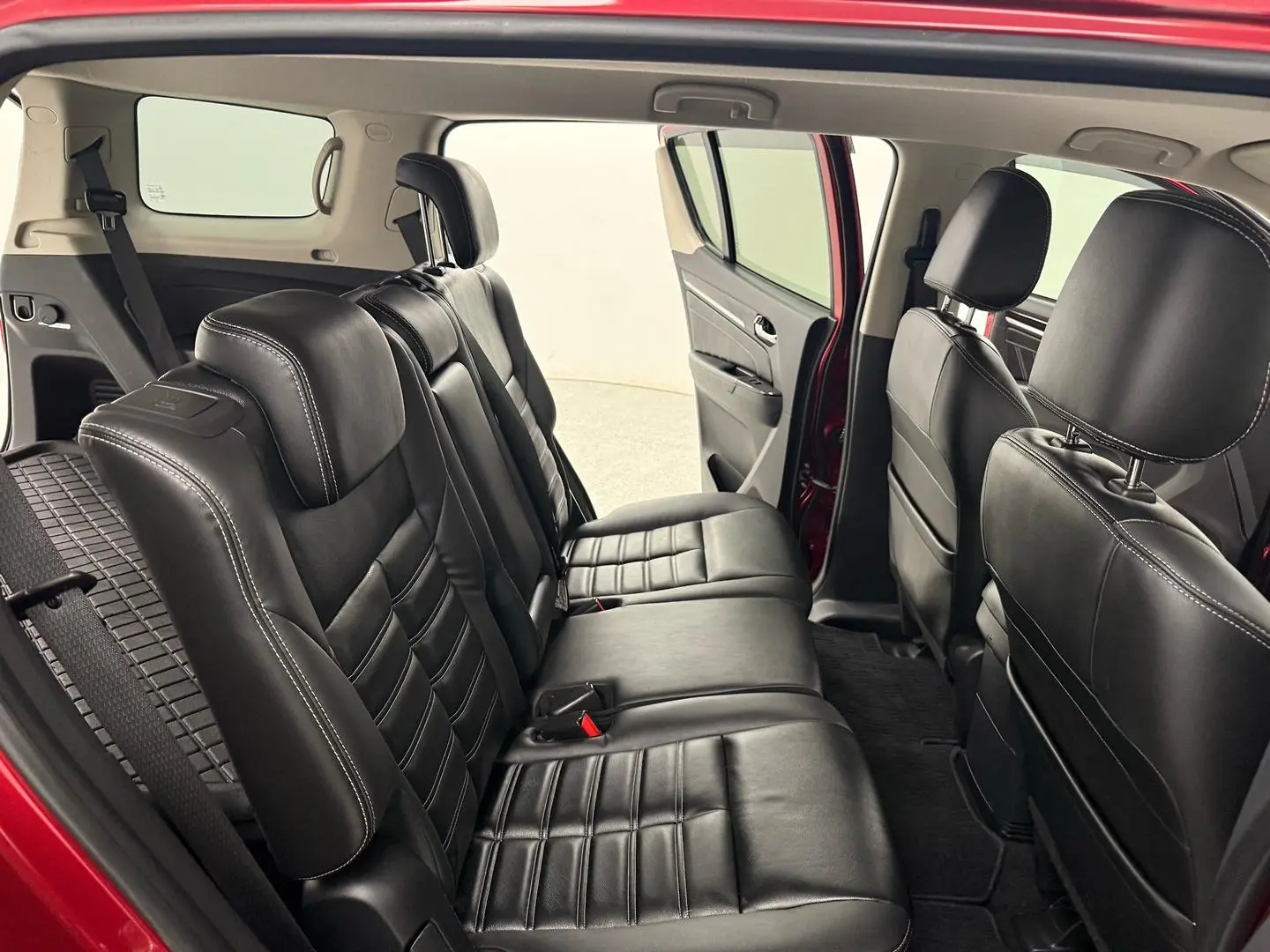 2020 Isuzu MU-X Gallery Image 17