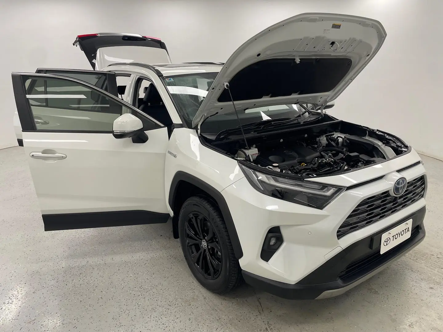 2022 Toyota RAV4 Gallery Image 8