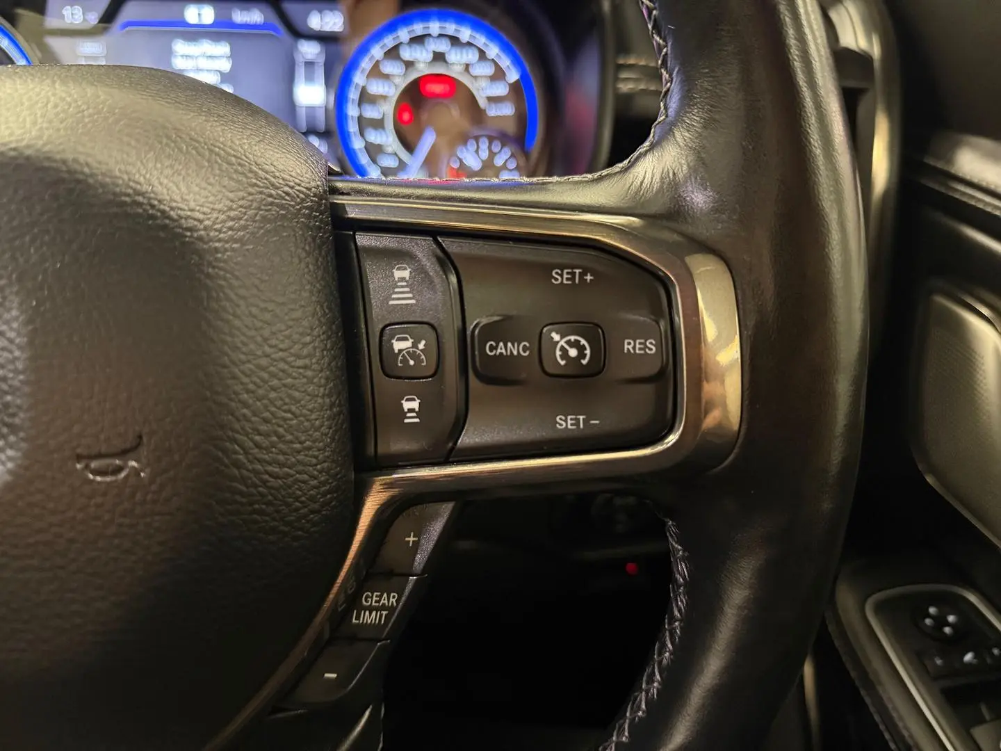 2021 RAM 1500 Gallery Image 24