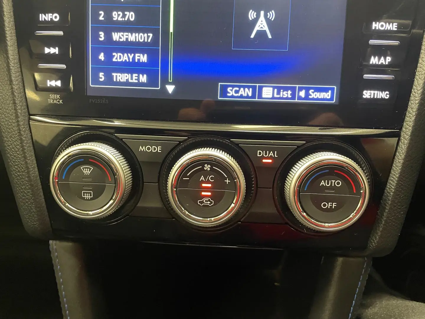 2017 Subaru Levorg Gallery Image 28