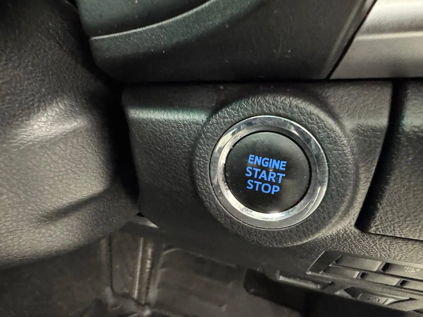 2017 Toyota Hilux Gallery Image 18