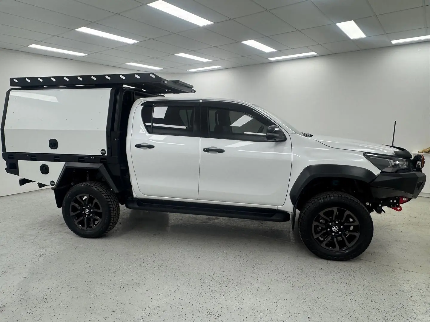 2023 Toyota Hilux Gallery Image 2