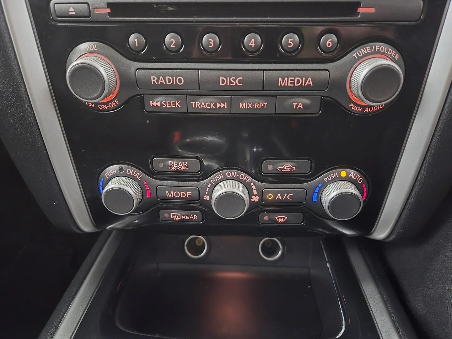 2017 Nissan Pathfinder Gallery Image 34