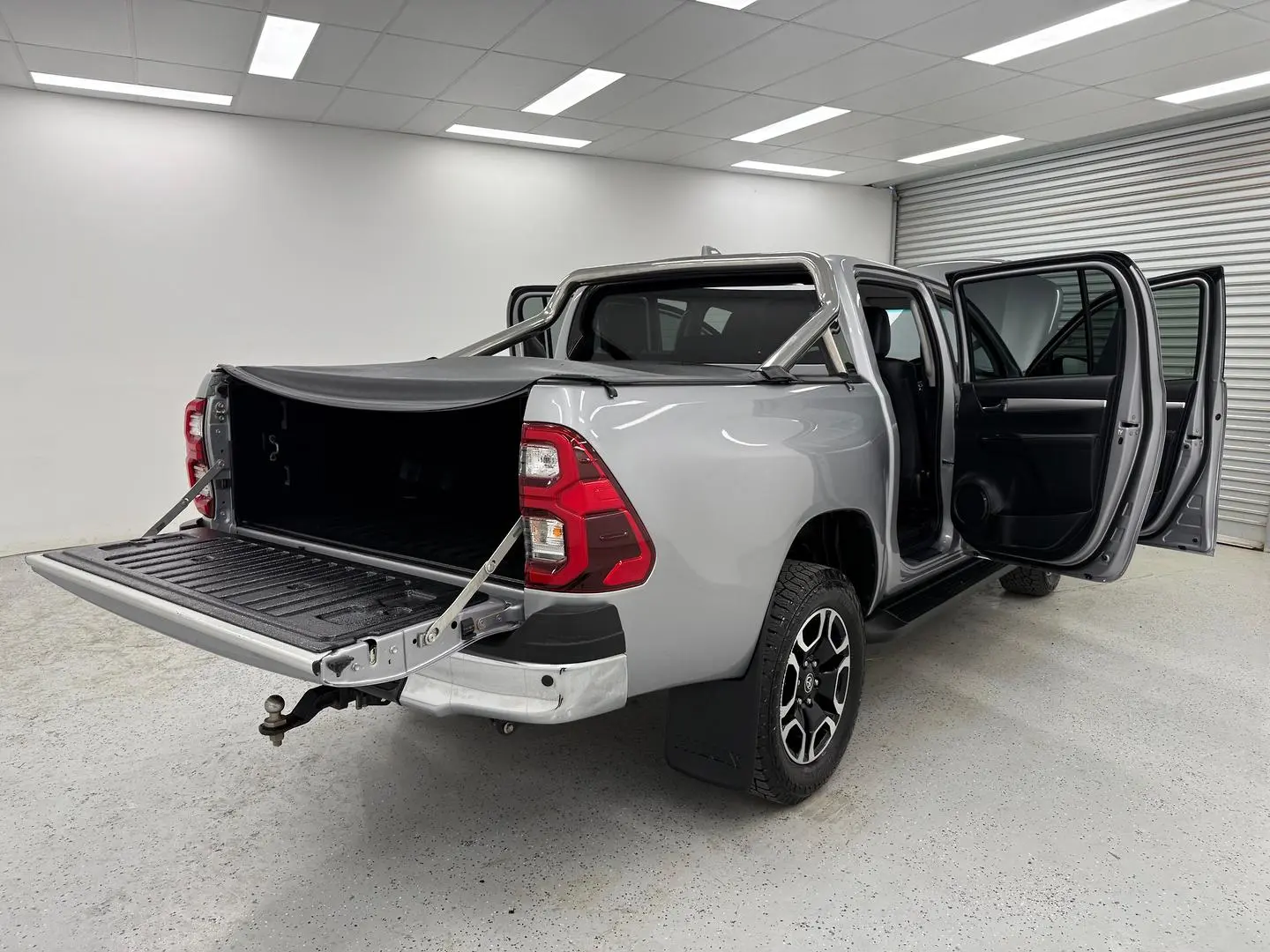 2023 Toyota Hilux Gallery Image 18