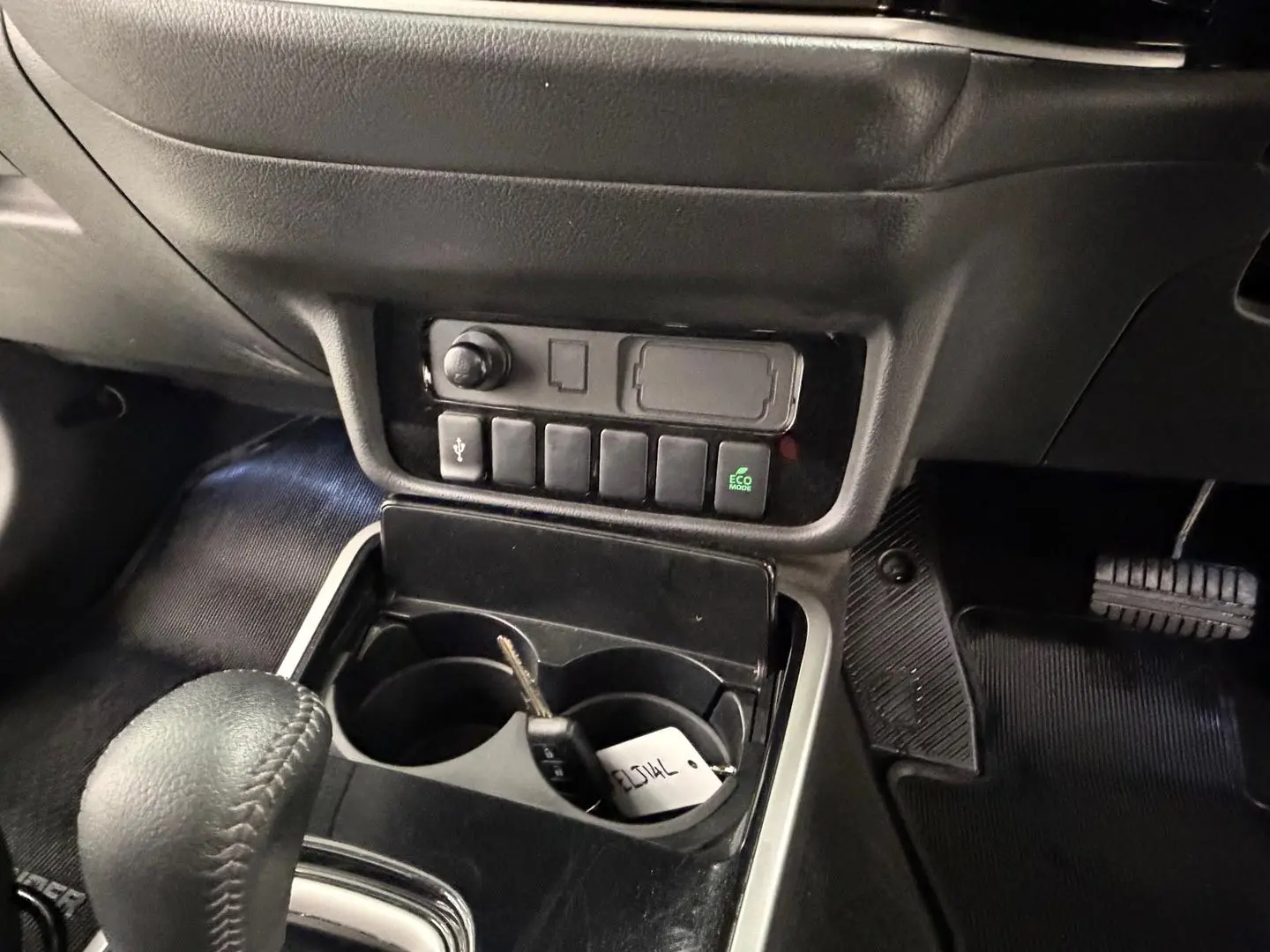 2020 Mitsubishi Outlander Gallery Image 21