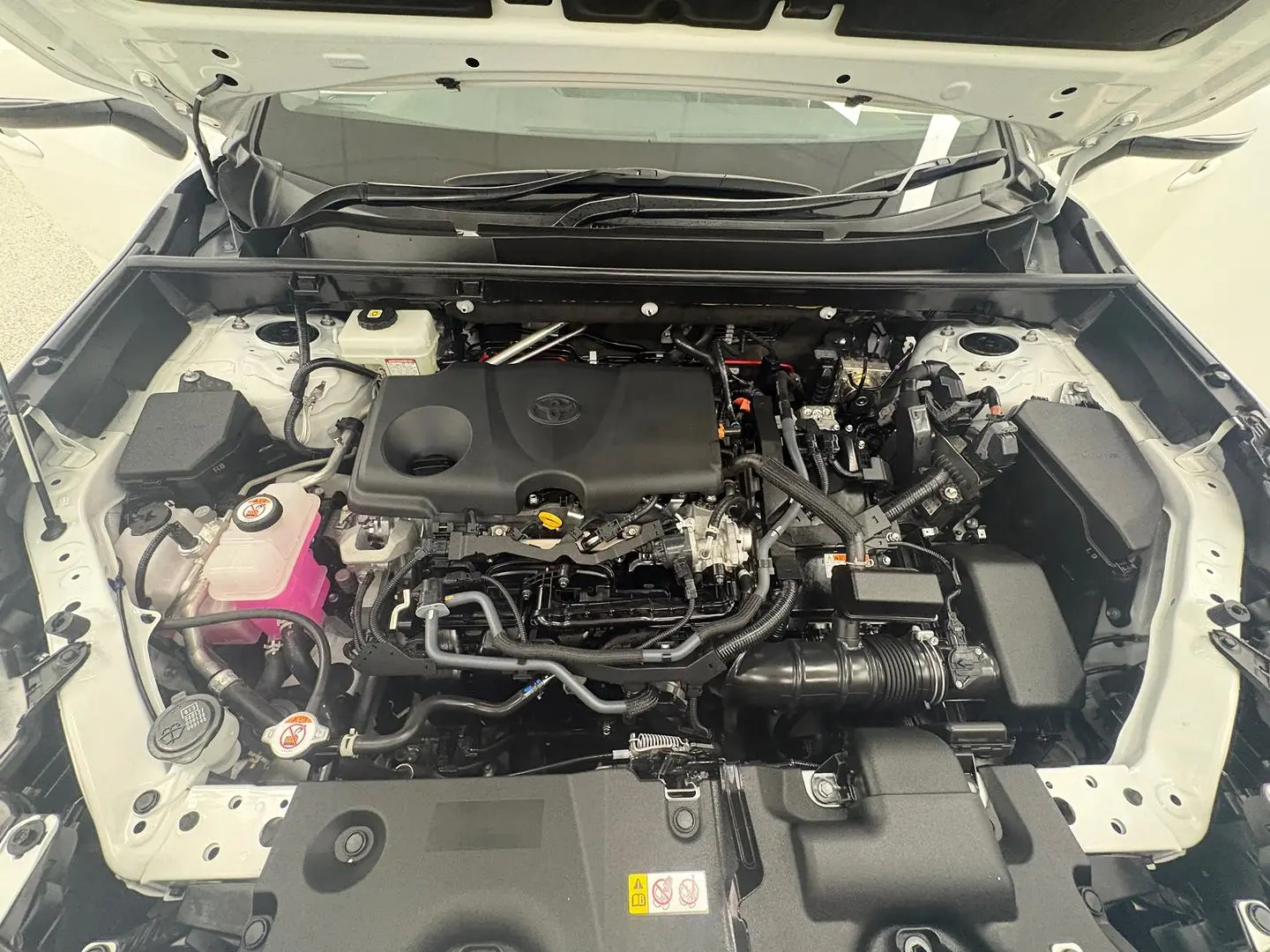 2024 Toyota RAV4 Gallery Image 17