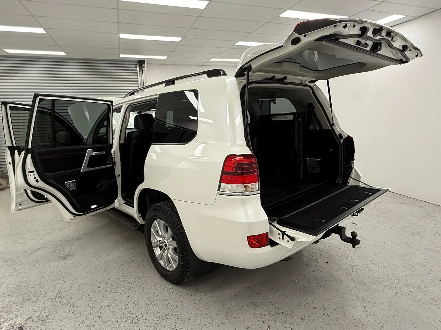 2019 Toyota Landcruiser Gallery Image 13