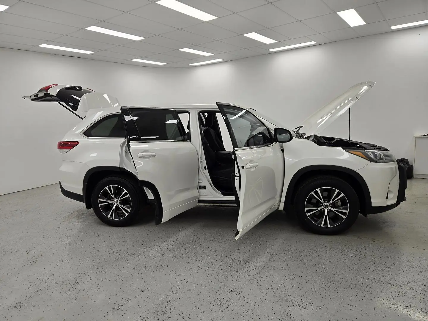 2019 Toyota Kluger Gallery Image 9