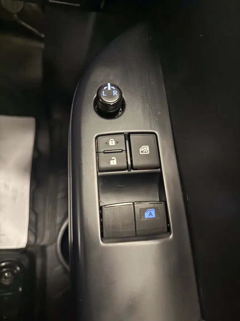 2024 Toyota Hilux Gallery Image 28