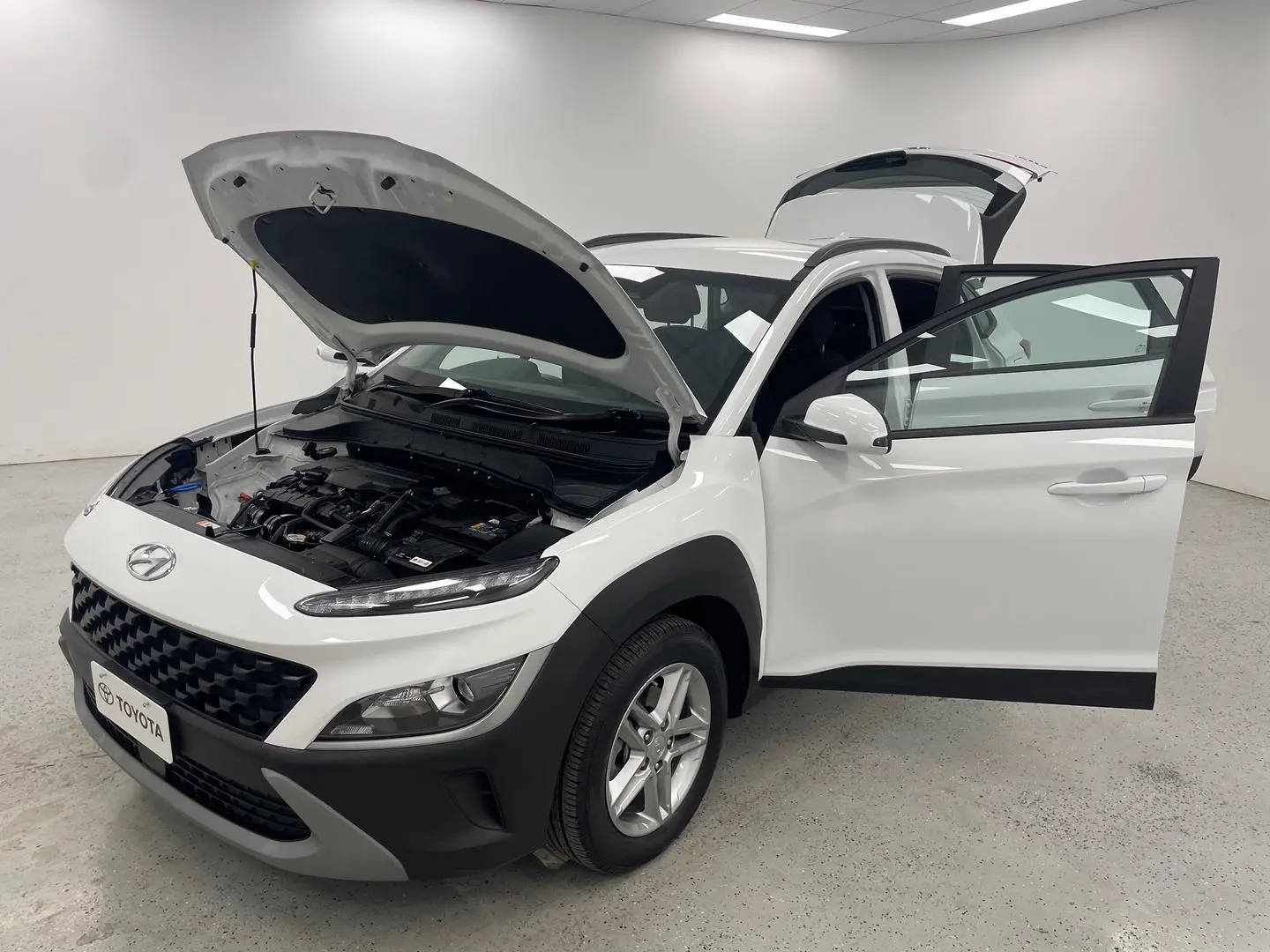 2023 Hyundai Kona Gallery Image 14