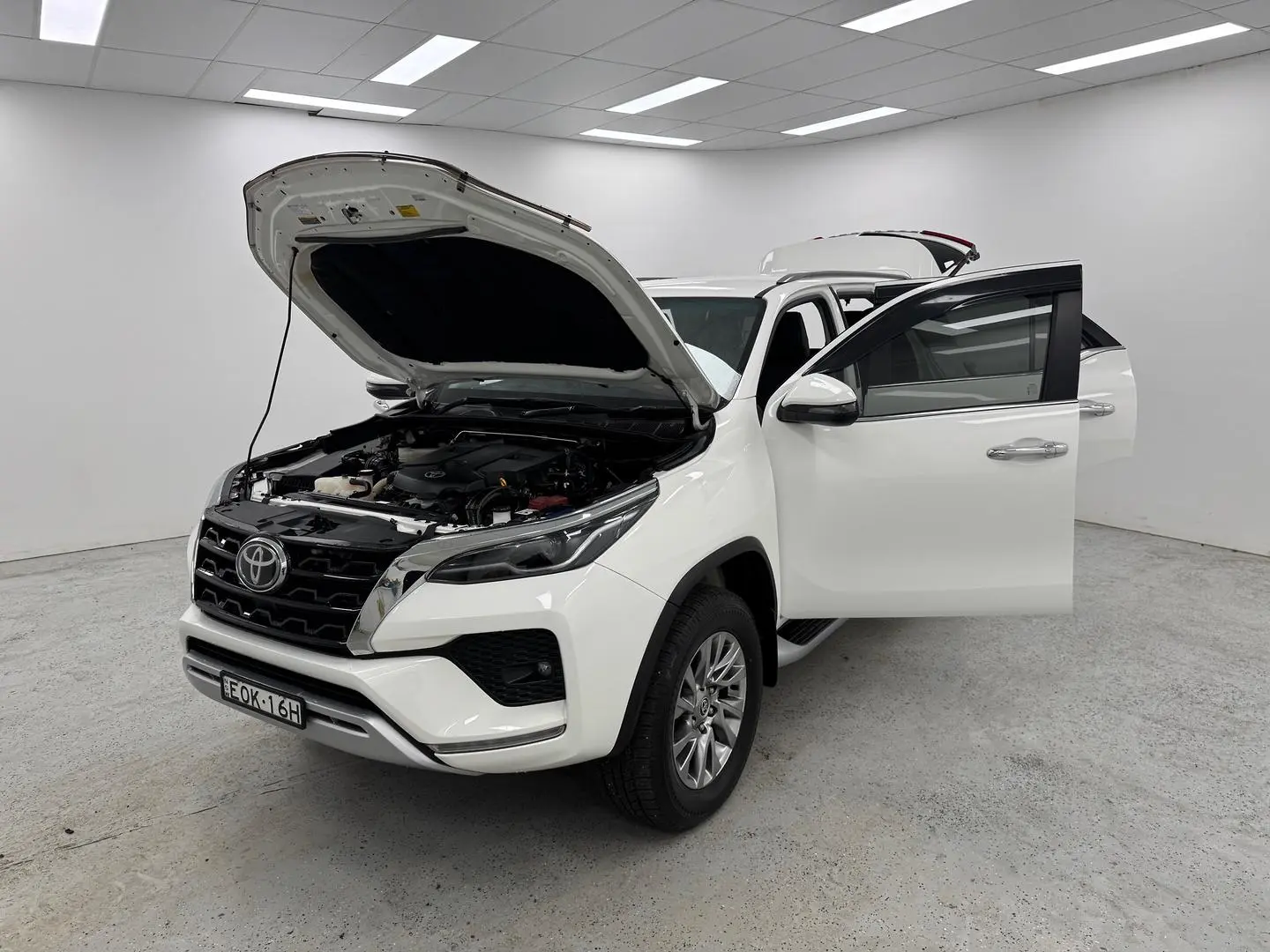 2021 Toyota Fortuner Gallery Image 11