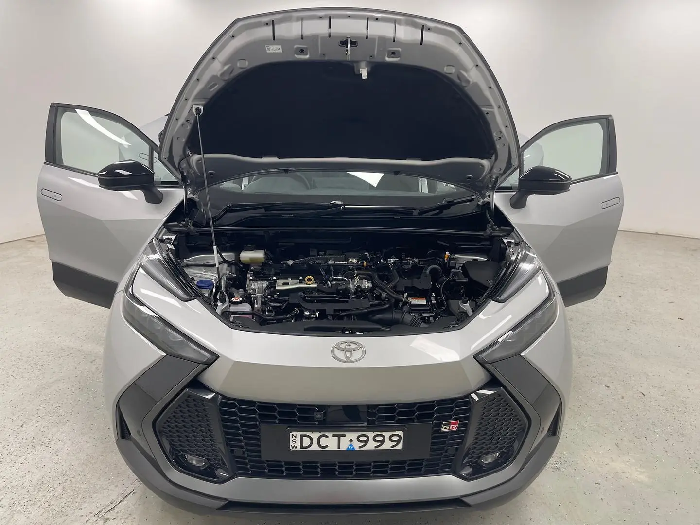 2025 Toyota C-HR Gallery Image 15