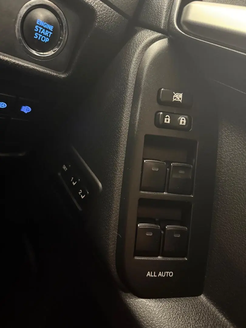 2021 Toyota Landcruiser Prado Gallery Image 24