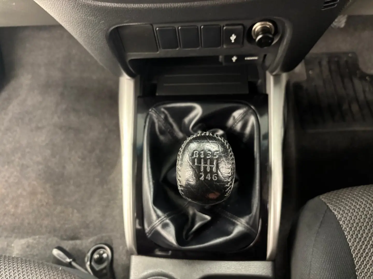 2017 Mitsubishi Triton Gallery Image 30