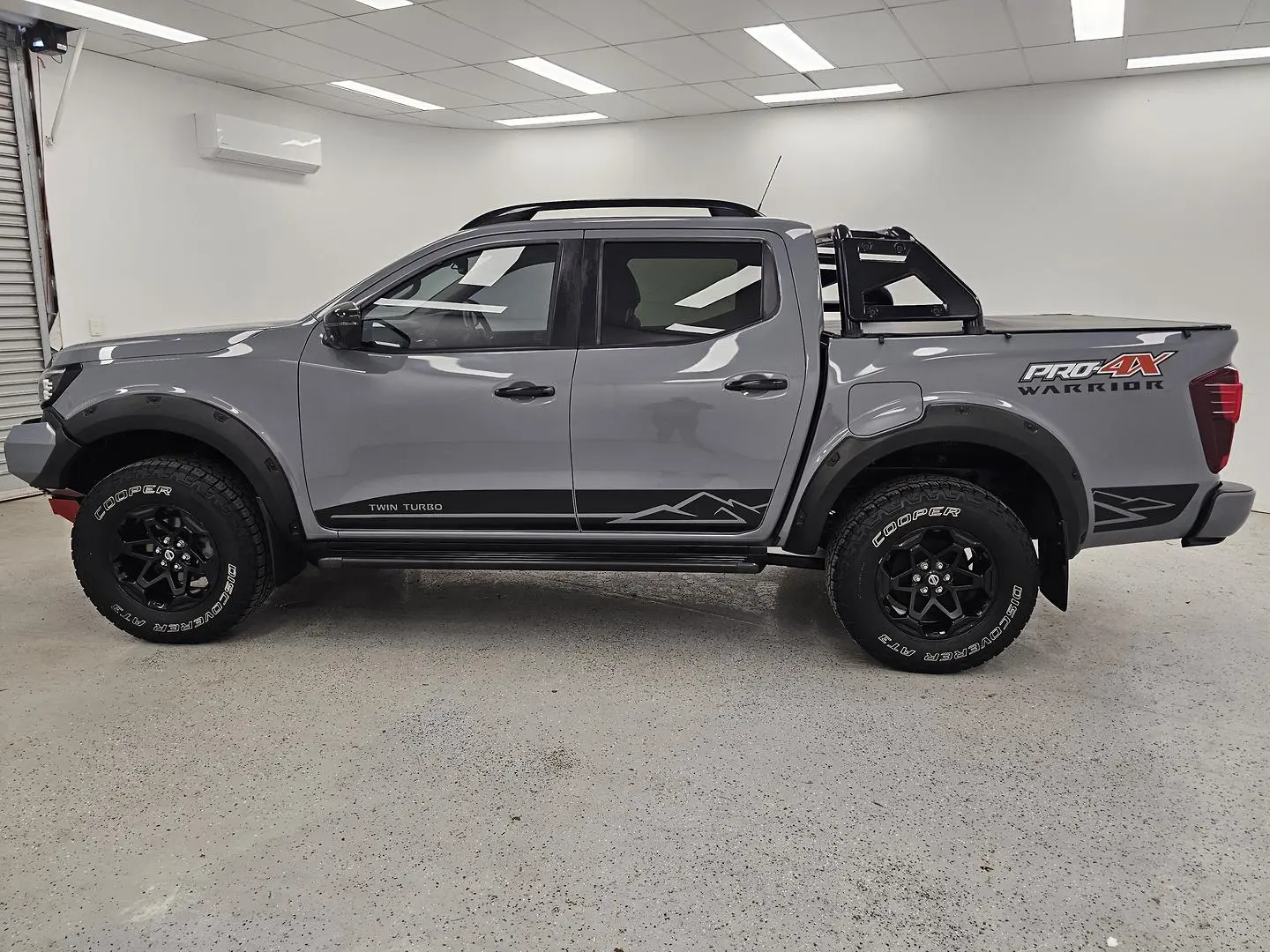 2021 Nissan Navara Gallery Image 6