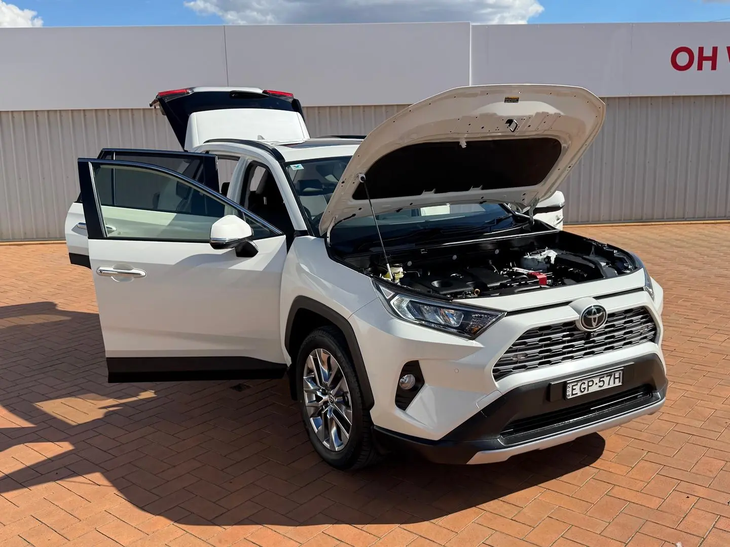 2020 Toyota RAV4 Gallery Image 7