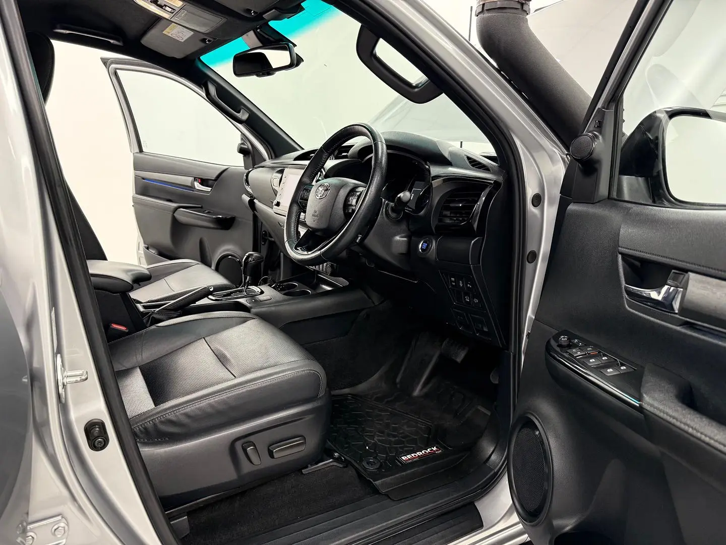 2022 Toyota Hilux Gallery Image 18