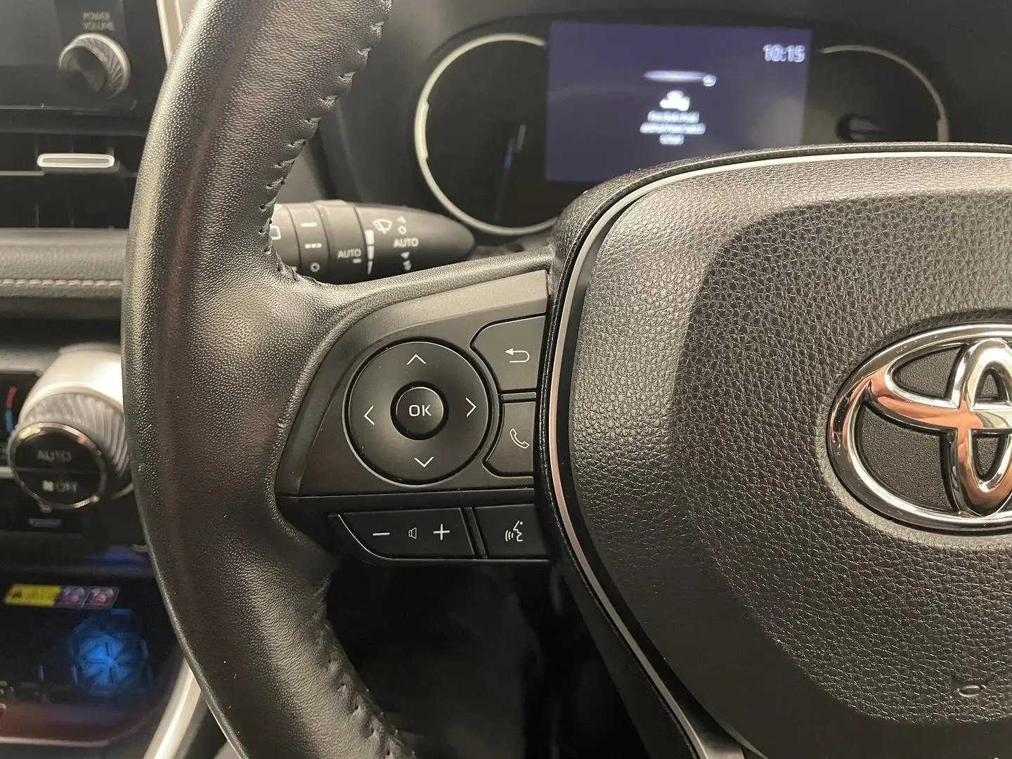 2022 Toyota RAV4 Gallery Image 25