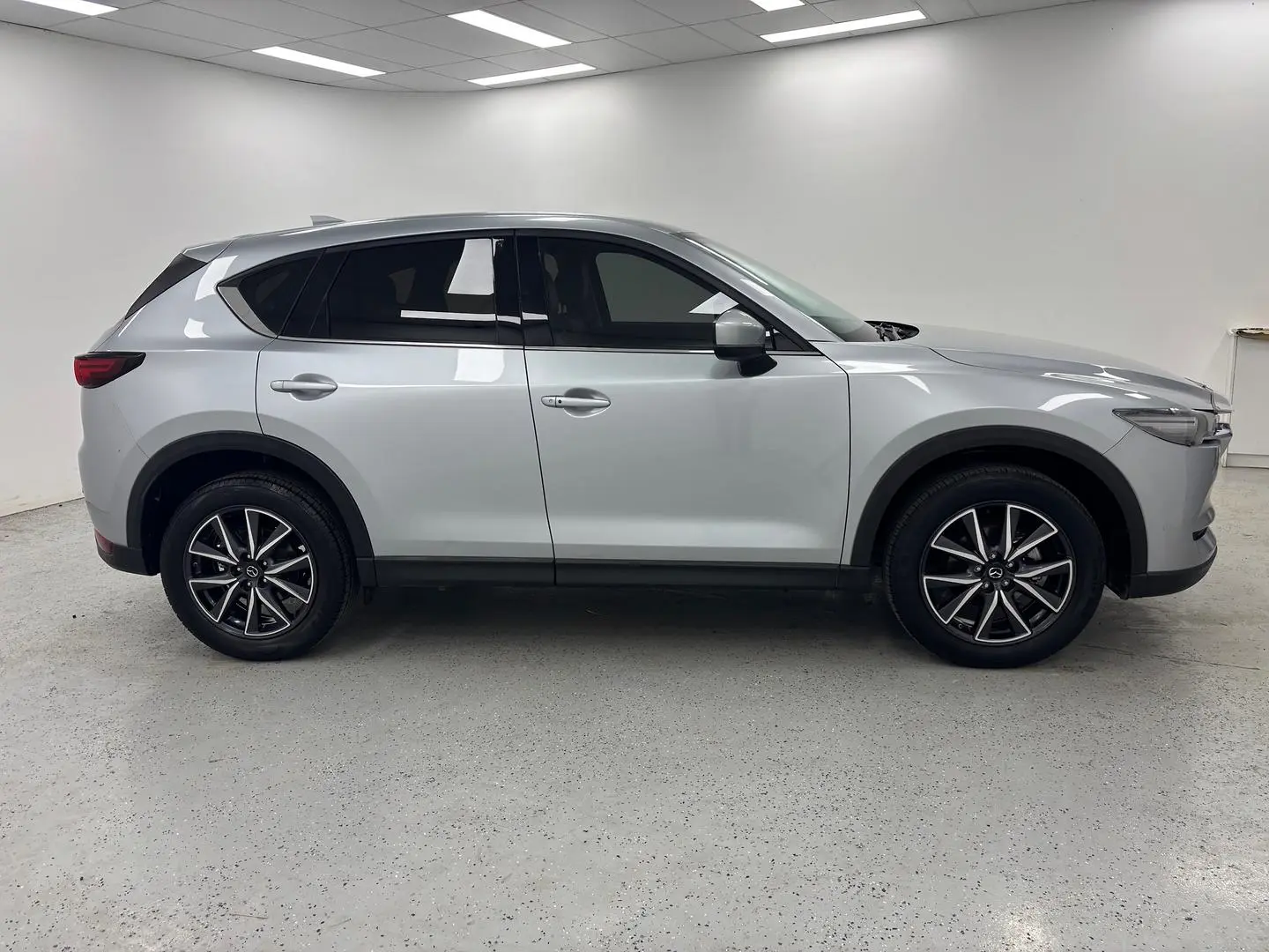 2019 Mazda CX-5 Gallery Image 2