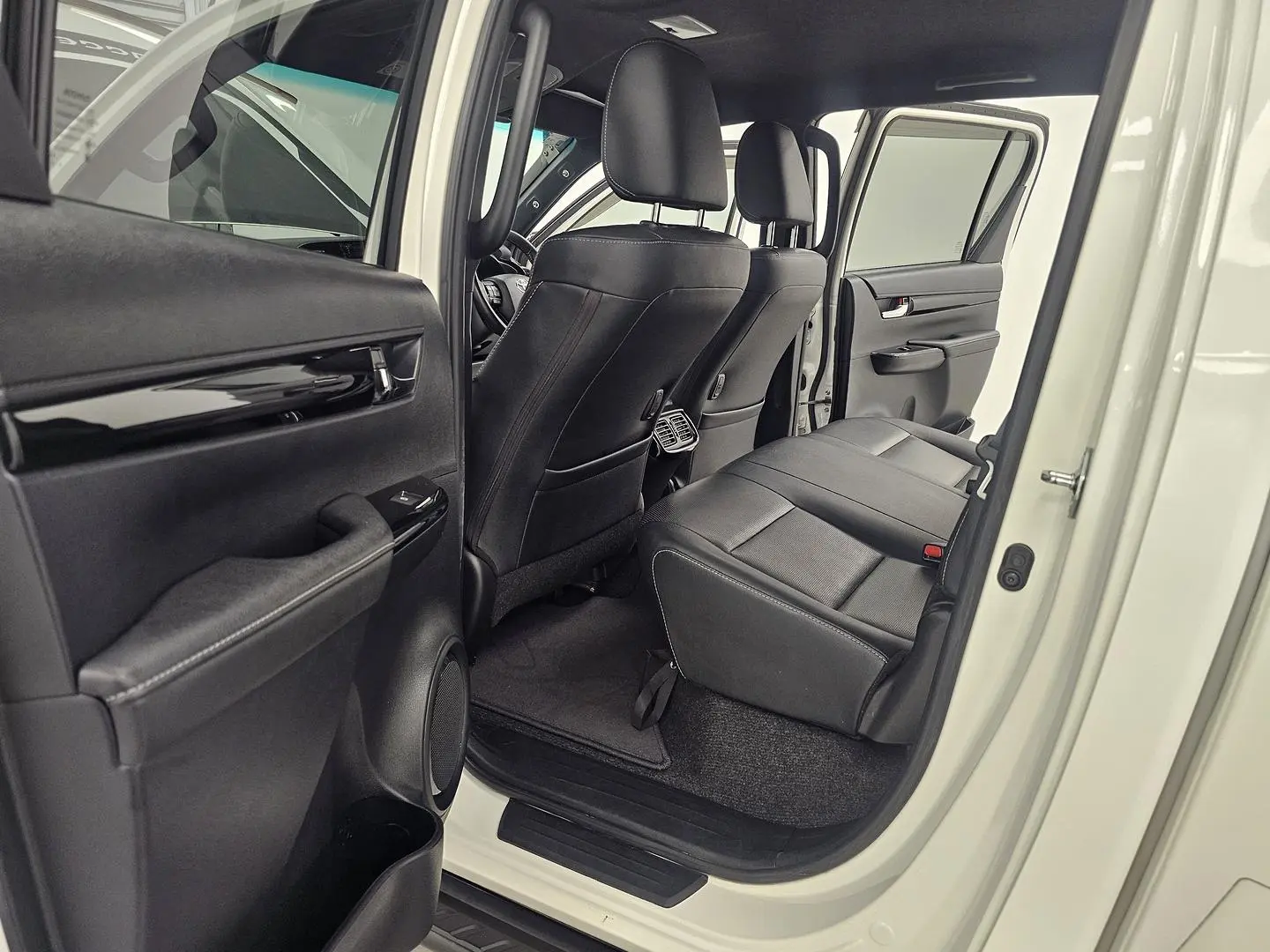 2019 Toyota Hilux Gallery Image 14