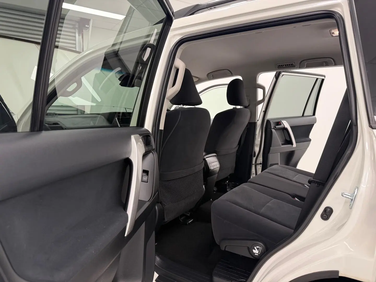 2021 Toyota Landcruiser Prado Gallery Image 11