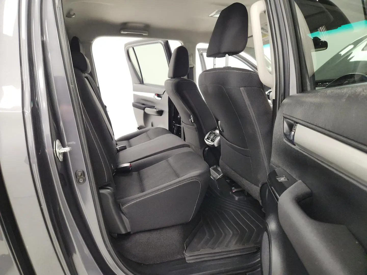 2022 Toyota Hilux Gallery Image 21
