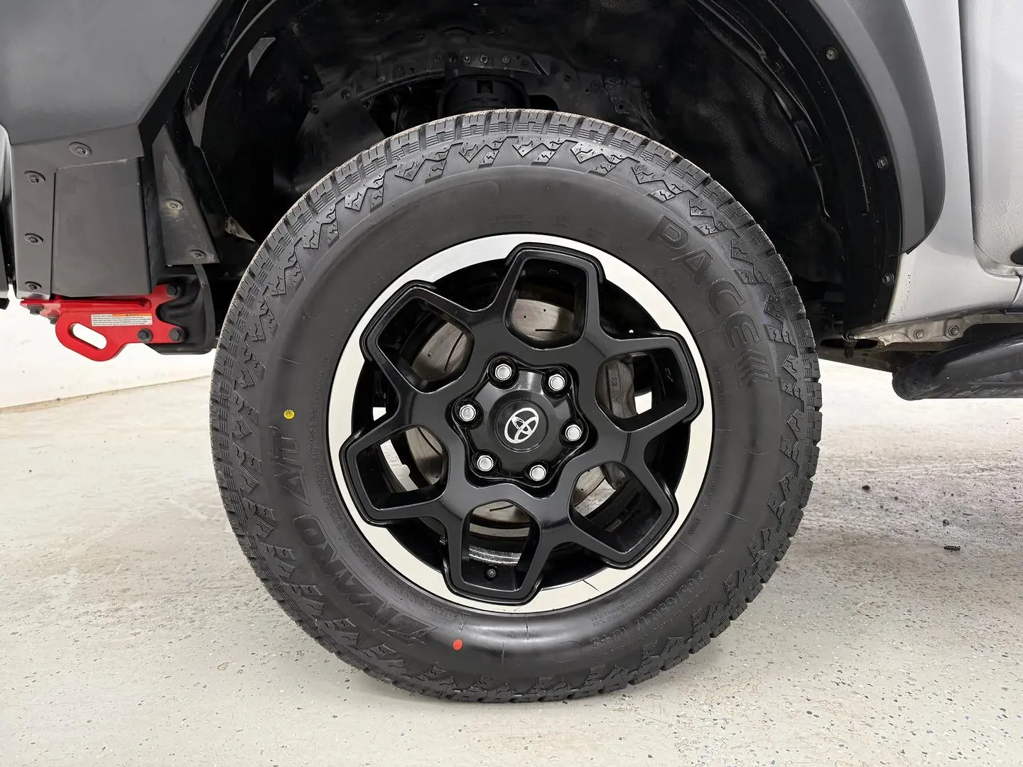2018 Toyota Hilux Gallery Image 9