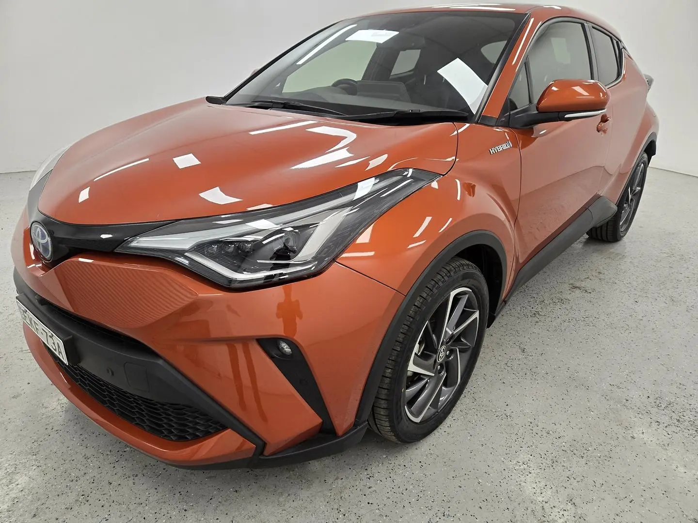 2019 Toyota C-Hr Gallery Image 9