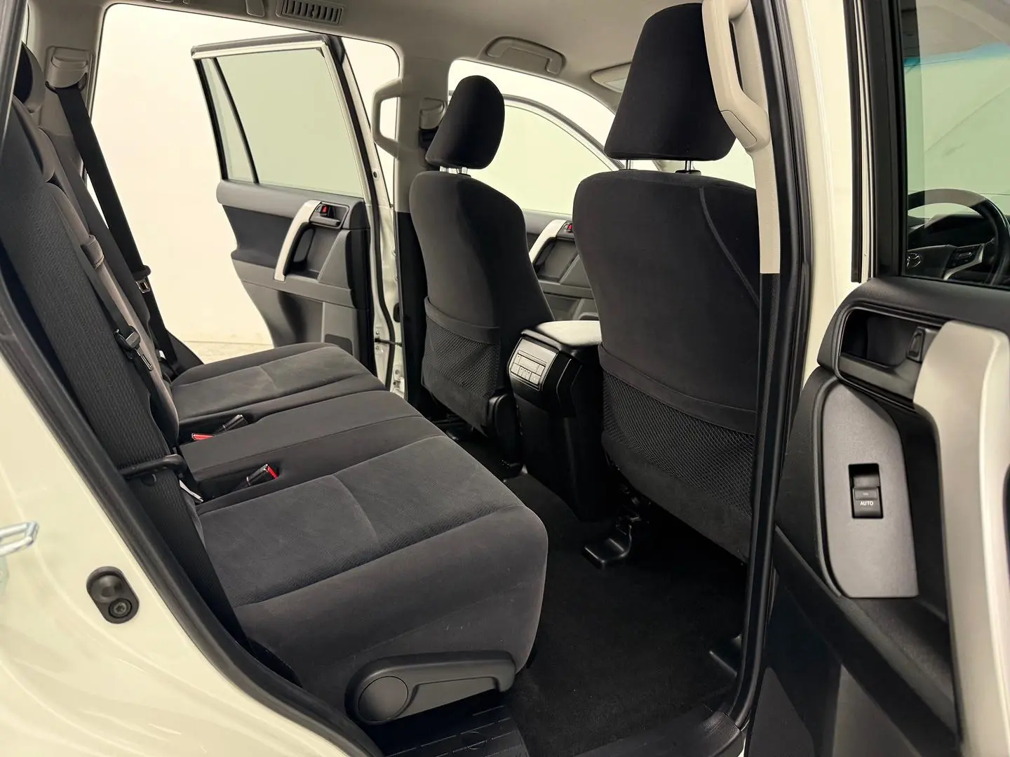 2021 Toyota Landcruiser Prado Gallery Image 17