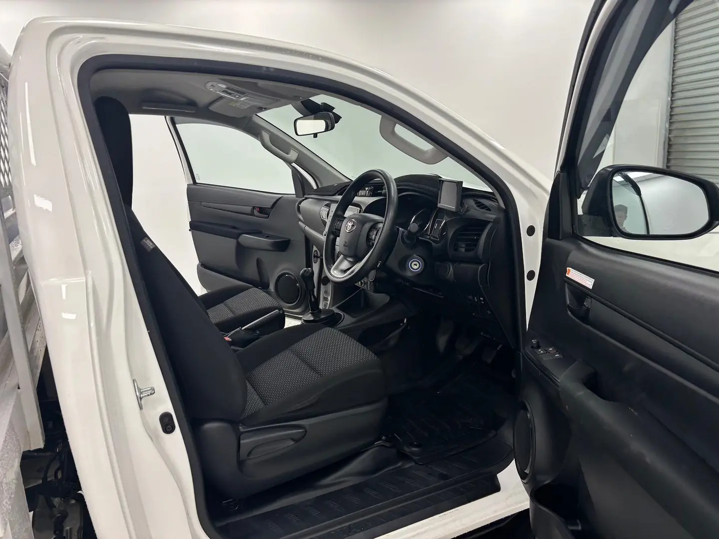 2023 Toyota Hilux Gallery Image 24