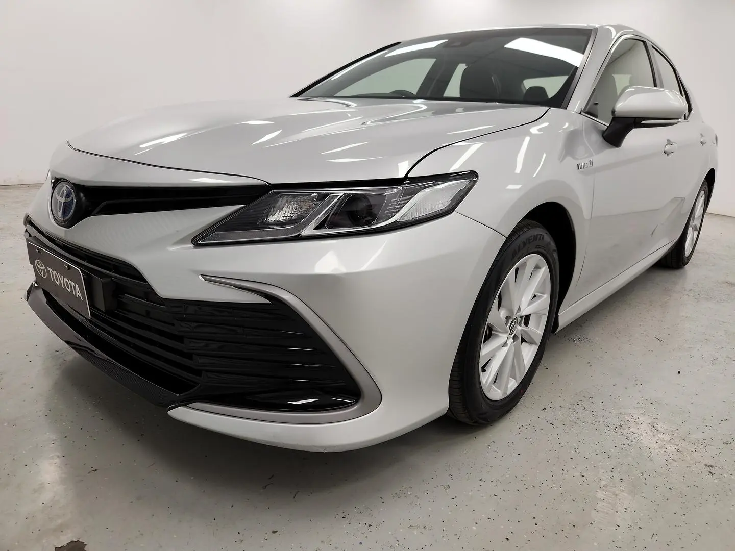 2023 Toyota Camry Gallery Image 7