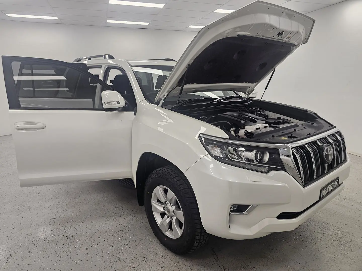 2021 Toyota Landcruiser Prado Gallery Image 27