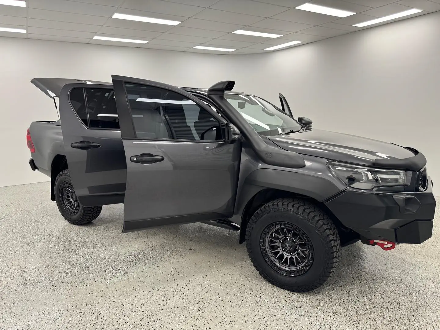 2022 Toyota Hilux Gallery Image 9