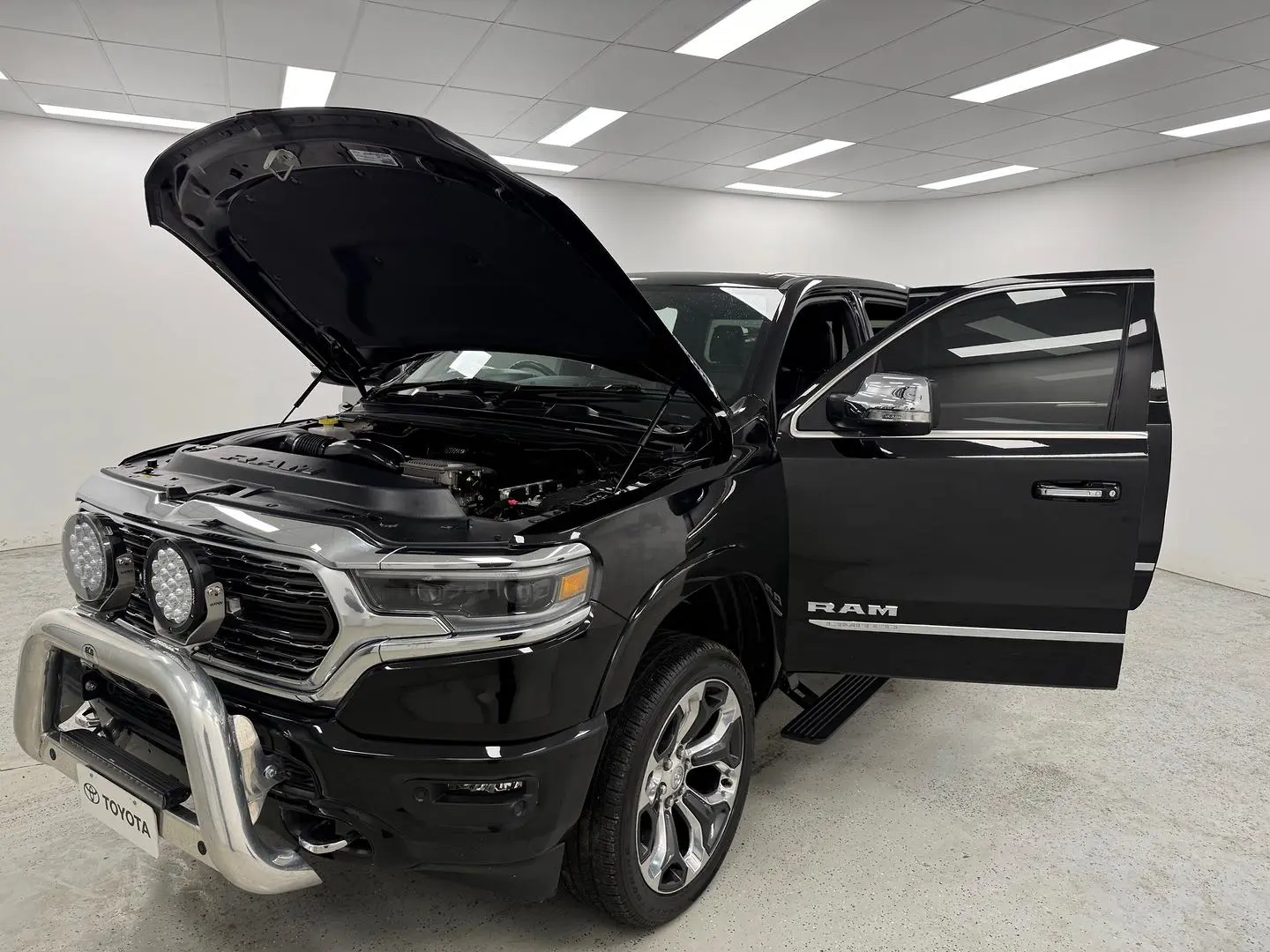 2021 RAM 1500 Gallery Image 8