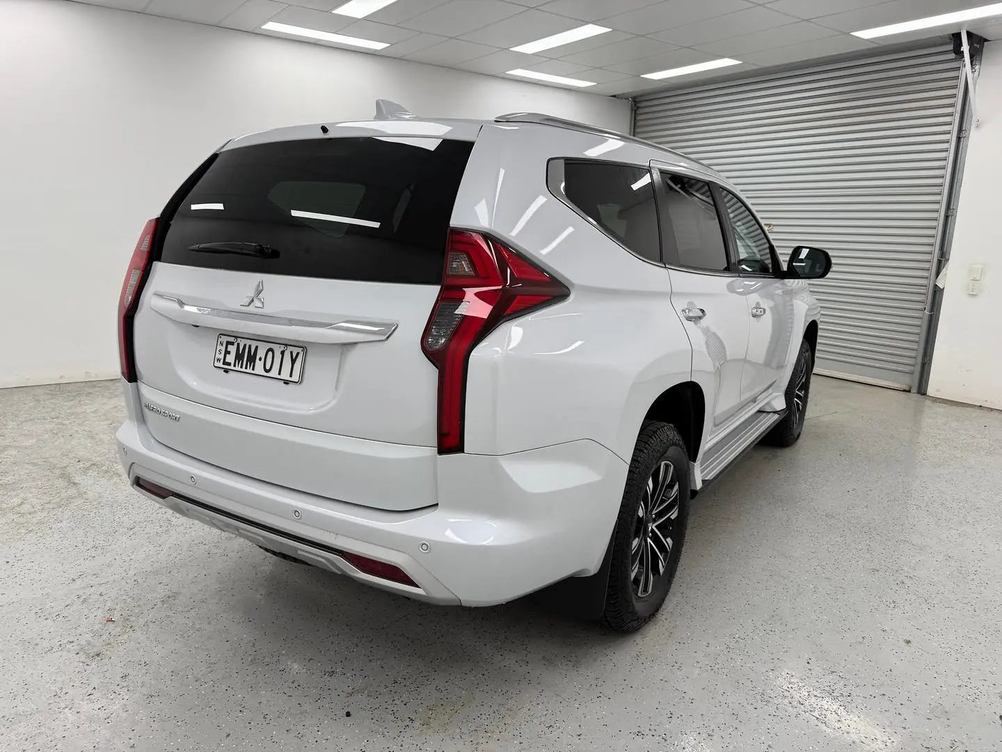 2021 Mitsubishi Pajero Sport Gallery Image 3