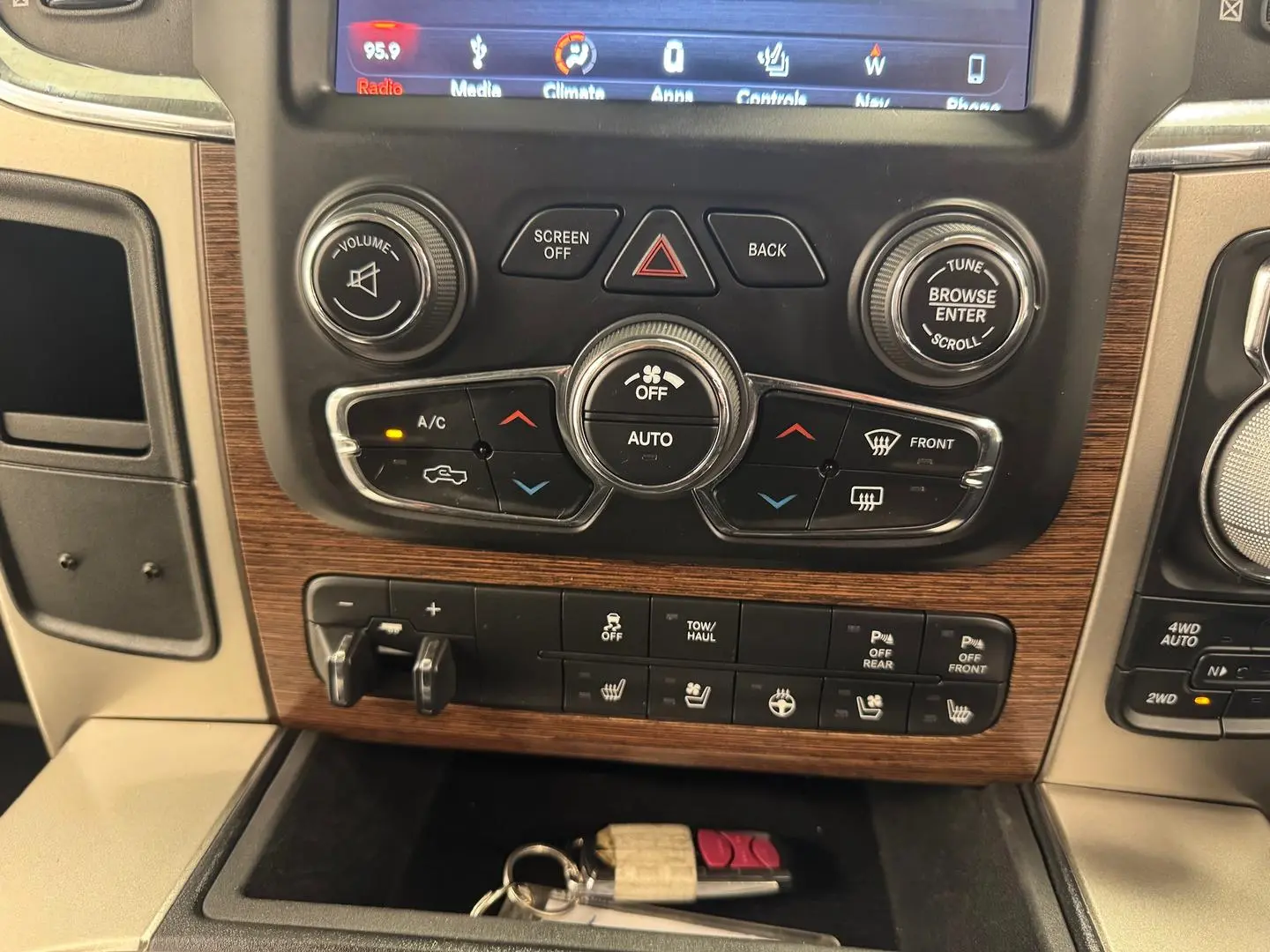2020 RAM 1500 Gallery Image 23