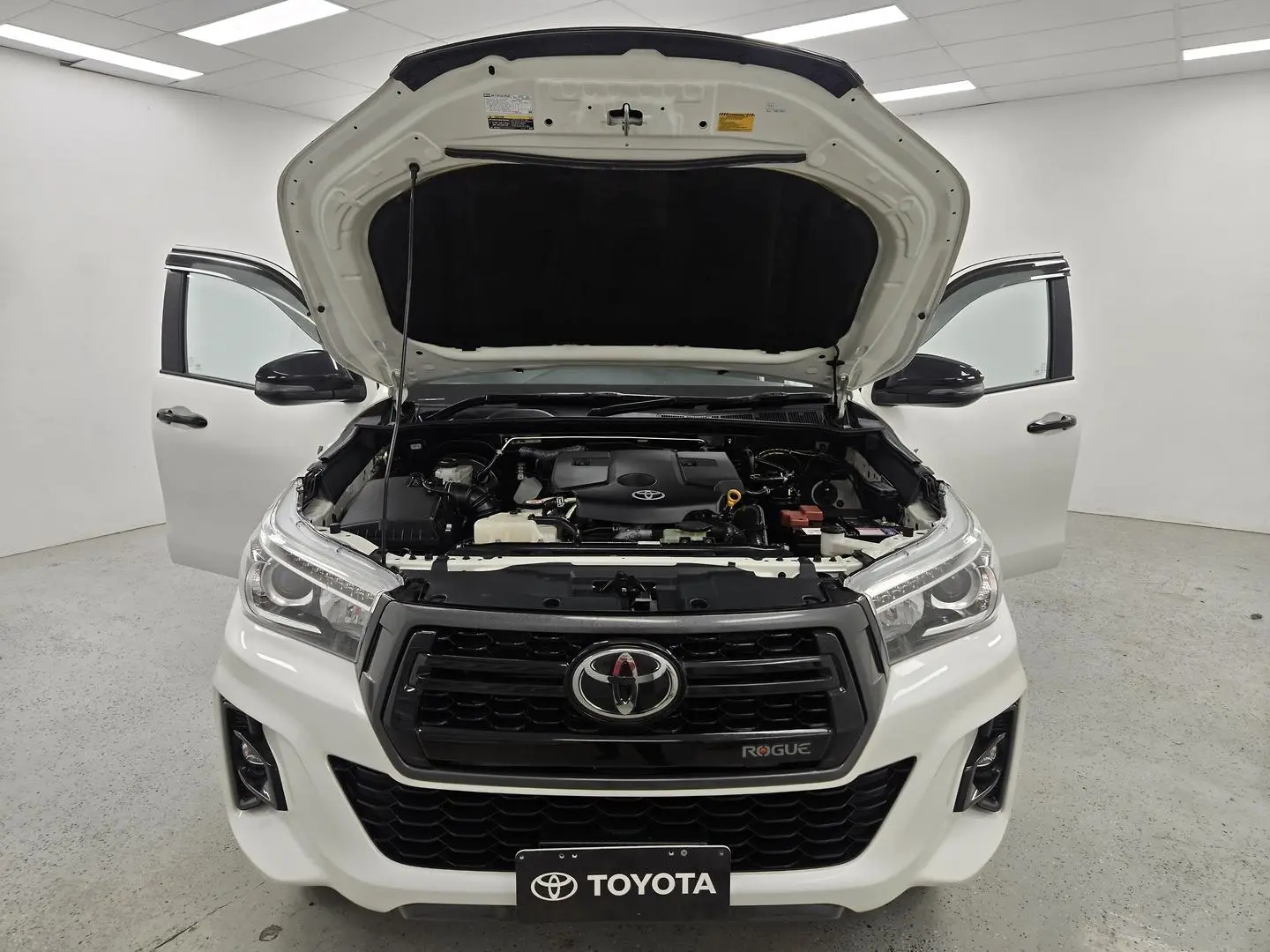 2019 Toyota Hilux Gallery Image 14