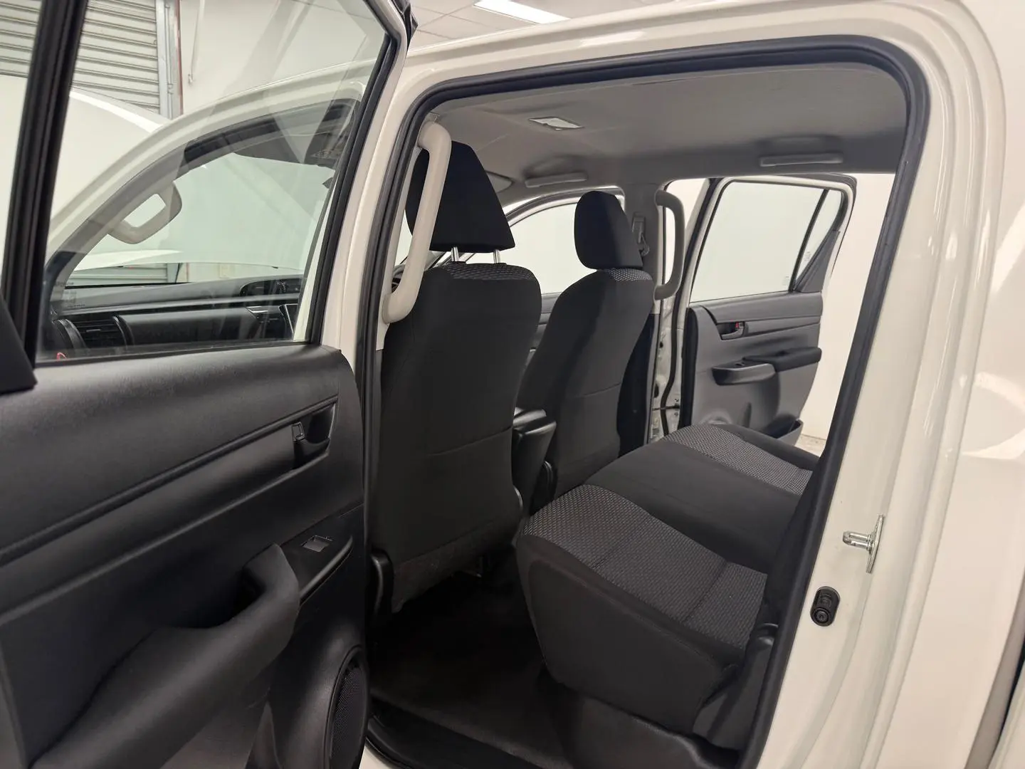2017 Toyota Hilux Gallery Image 12