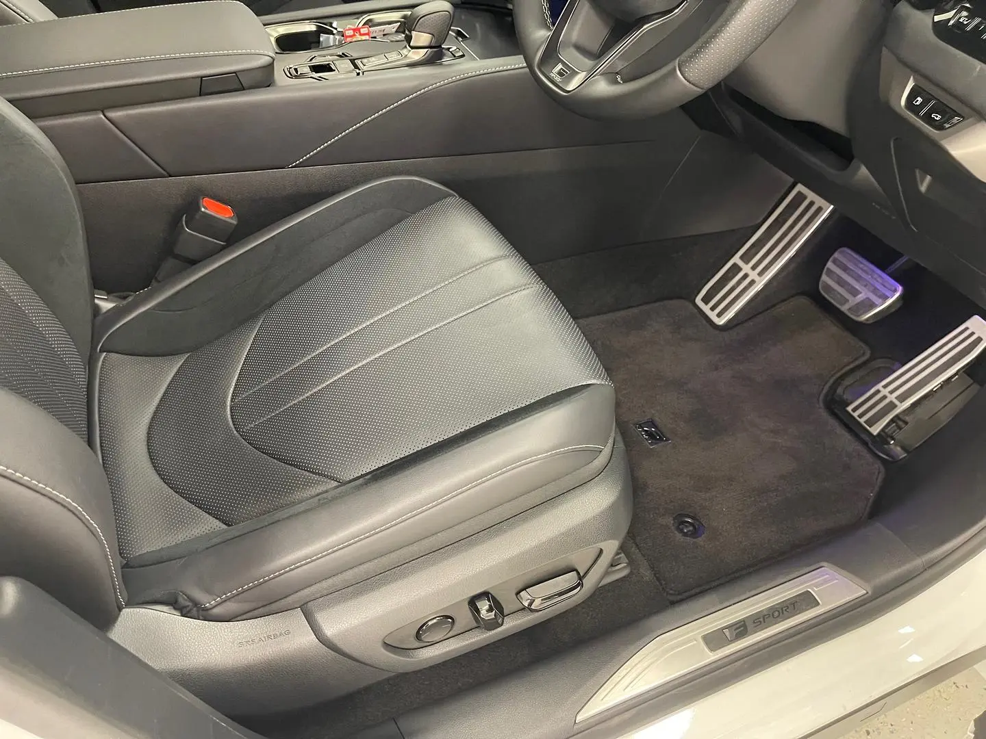 2025 Lexus RX Gallery Image 22