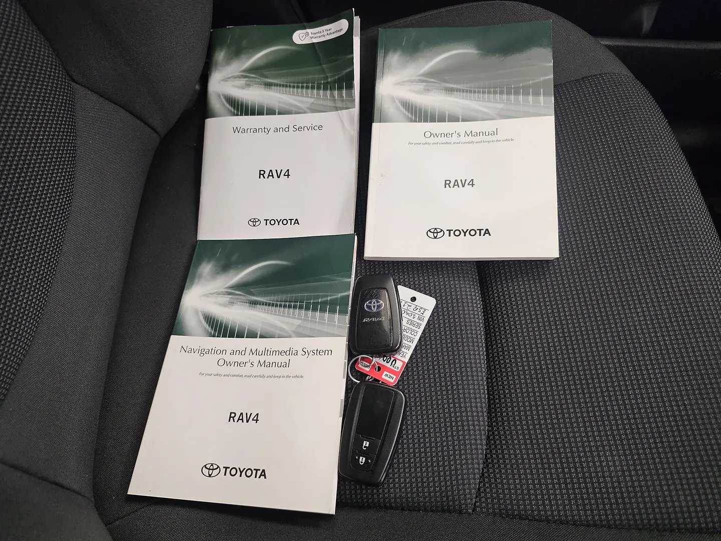 2022 Toyota RAV4 Gallery Image 40