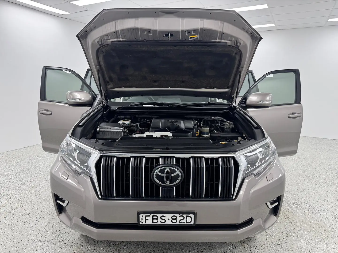 2023 Toyota Landcruiser Prado Gallery Image 13