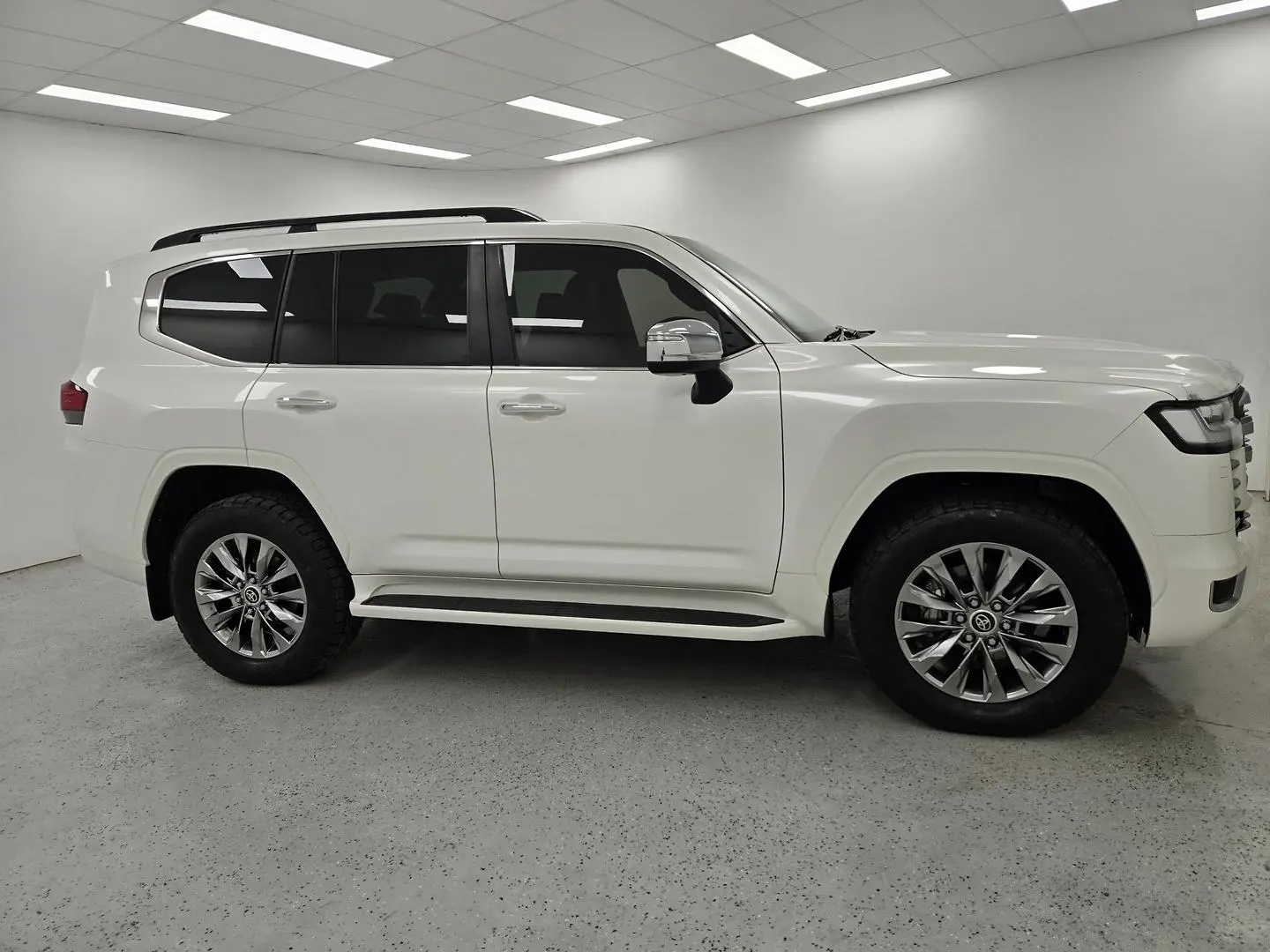 2021 Toyota Landcruiser Gallery Image 2