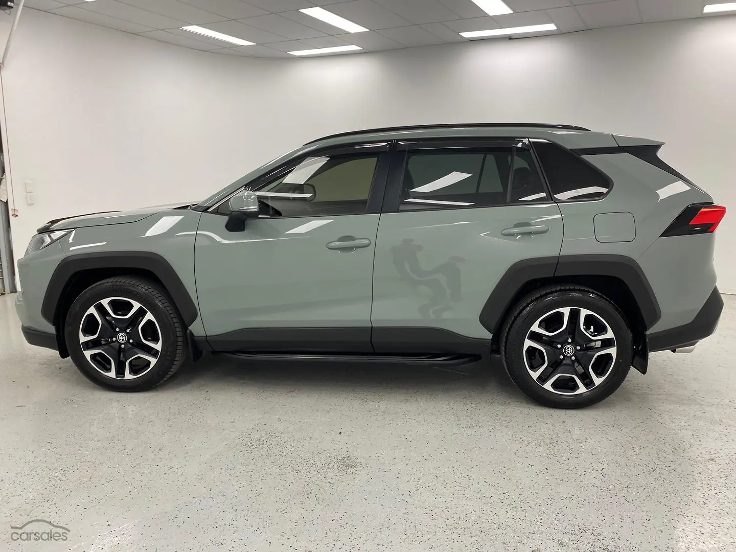 2021 Toyota RAV4 Image 6