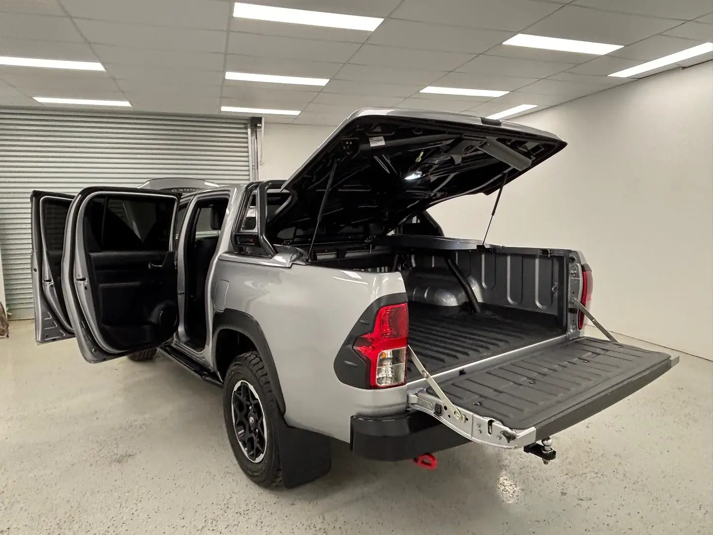 2019 Toyota Hilux Gallery Image 13