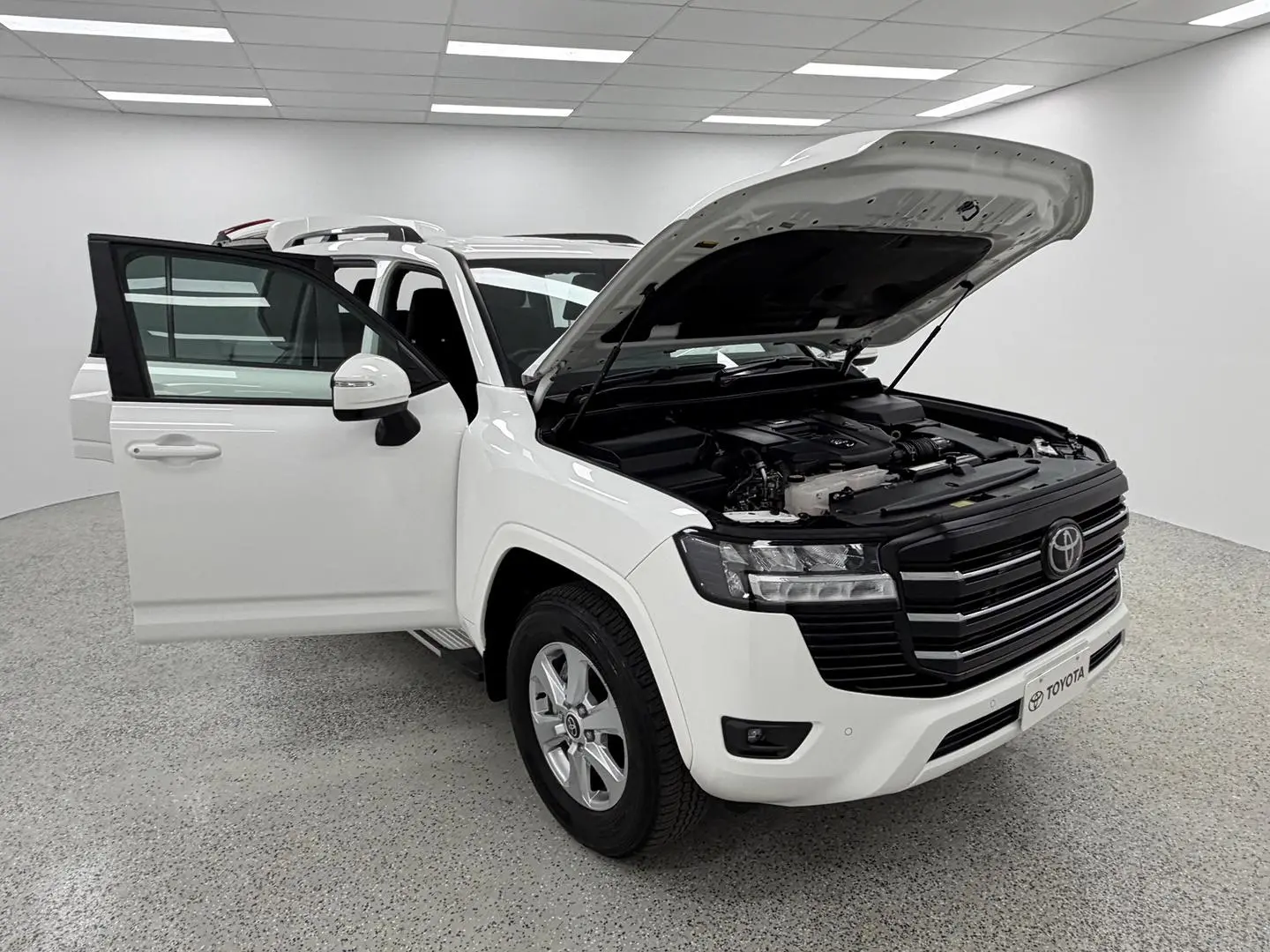 2024 Toyota Landcruiser Gallery Image 7