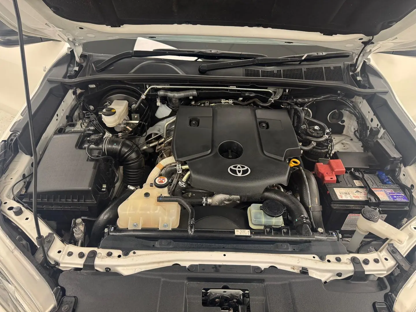 2020 Toyota Hilux Gallery Image 14