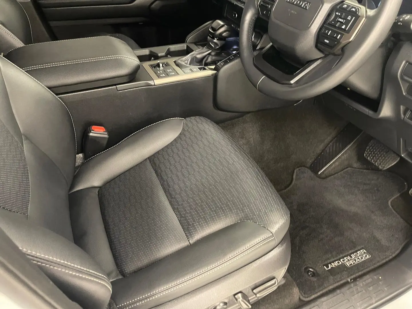 2024 Toyota Landcruiser Prado Gallery Image 21